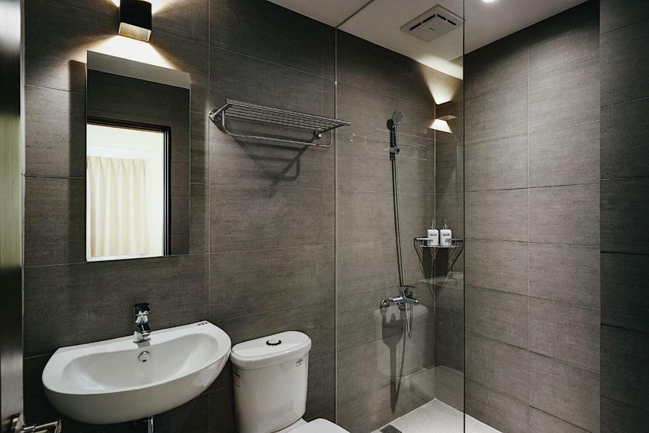 Mutter Apartment Тайнань Екстер'єр фото